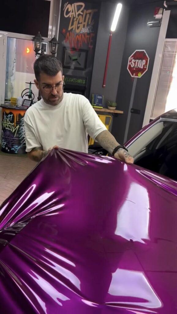 Car wrapping morado cromado – Car Light Garage Alicante